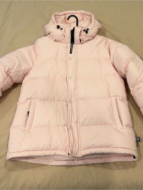 Aritzia The Super Puff in Pink